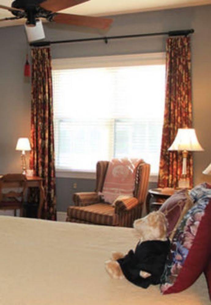 The Collins House Inn Marion Buitenkant foto